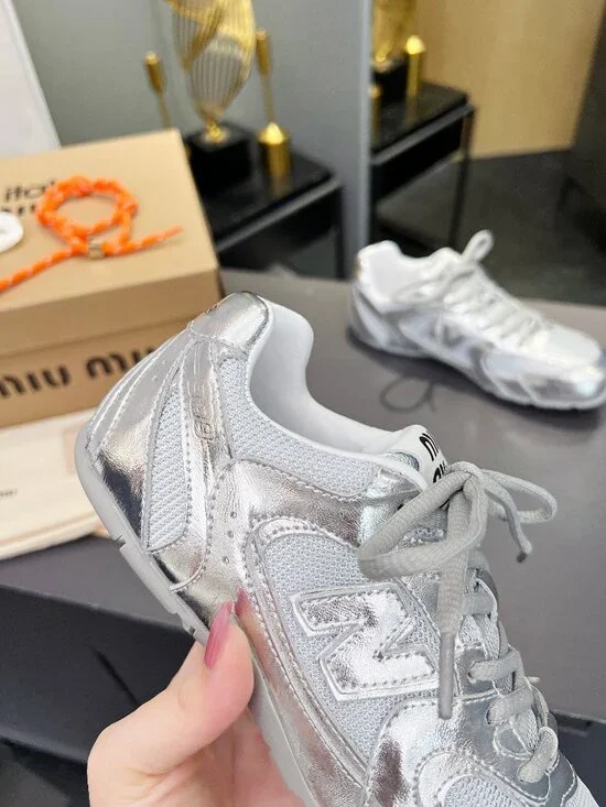 💯Authentic New Balance X Miu Miu 530 Sneakers - Picture 7 of 7